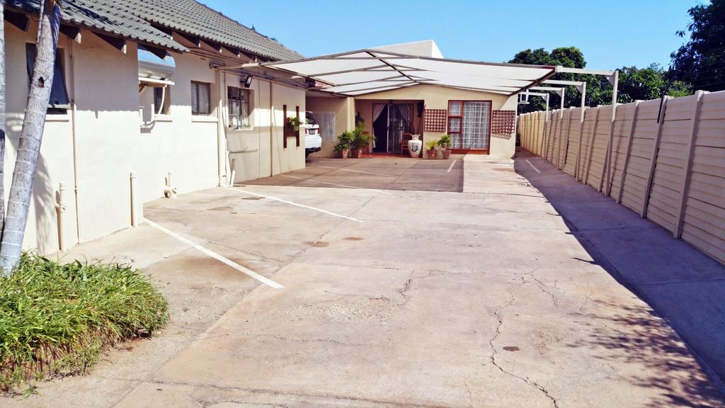 Lani'S Guest House - No Loadshedding Musina Exterior photo